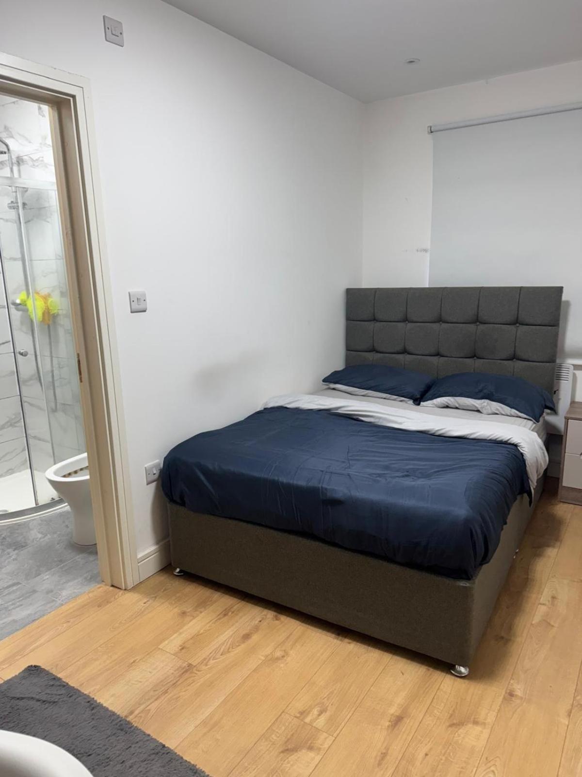 Luxury Ultra Super High Quality Full Flat In Central Near Station *