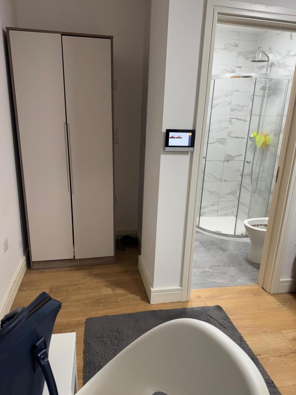 Luxury Ultra Super High Quality Full Flat In Central Near Station *