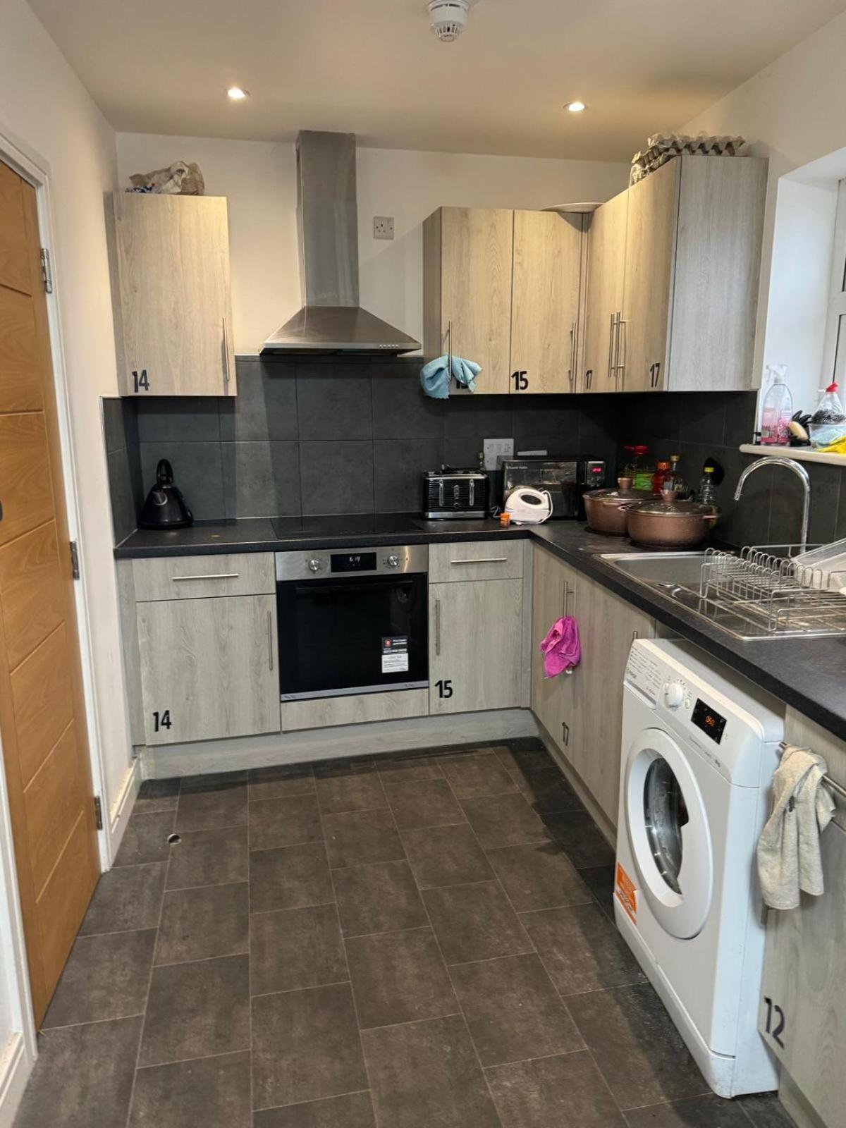 Luxury Ultra Super High Quality Full Flat In Central Near Station
