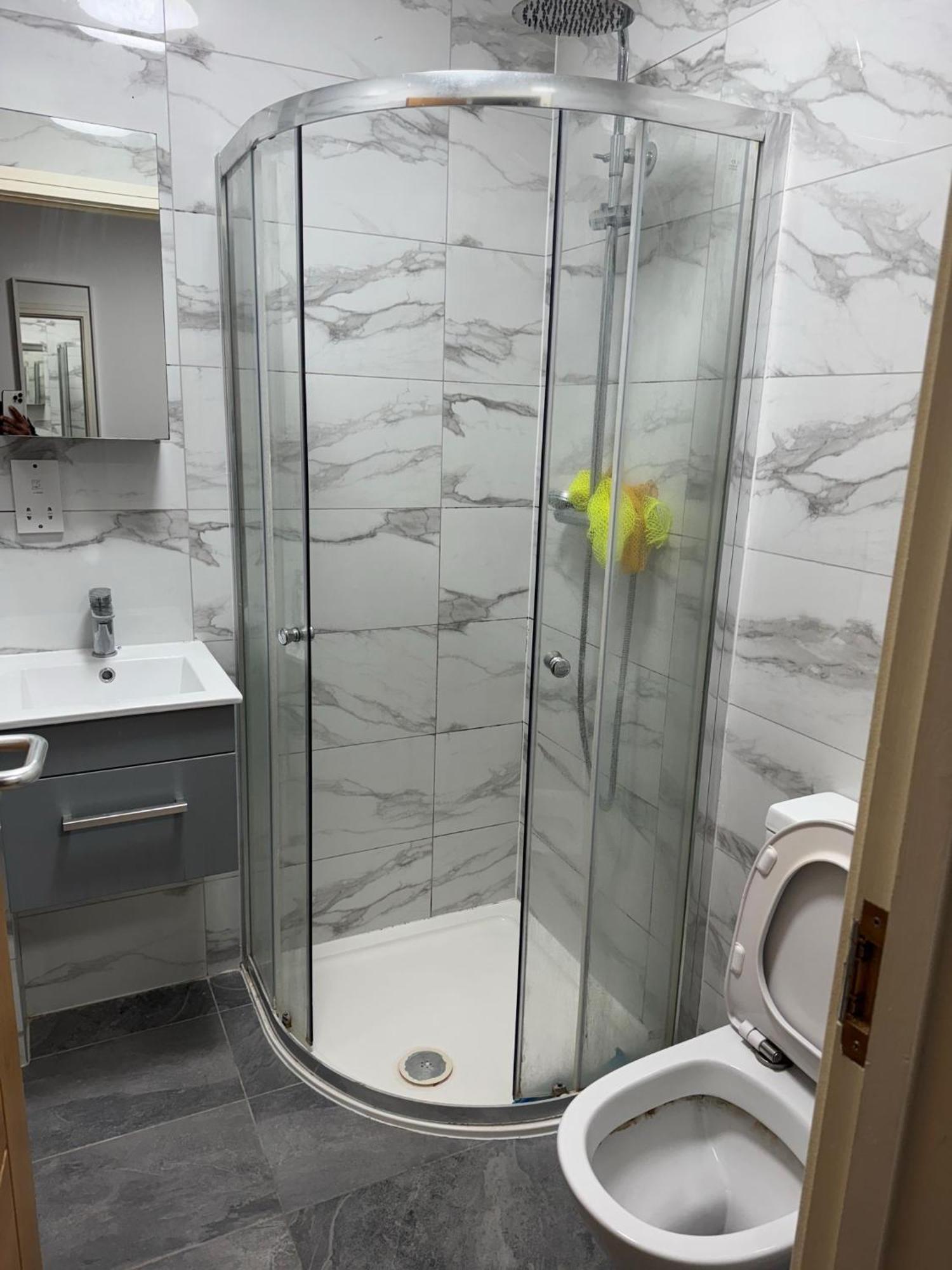 Luxury Ultra Super High Quality Full Flat In Central Near Station